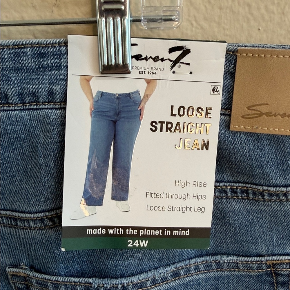 NWT Size 24W, Seven7 Loose Straight Jean